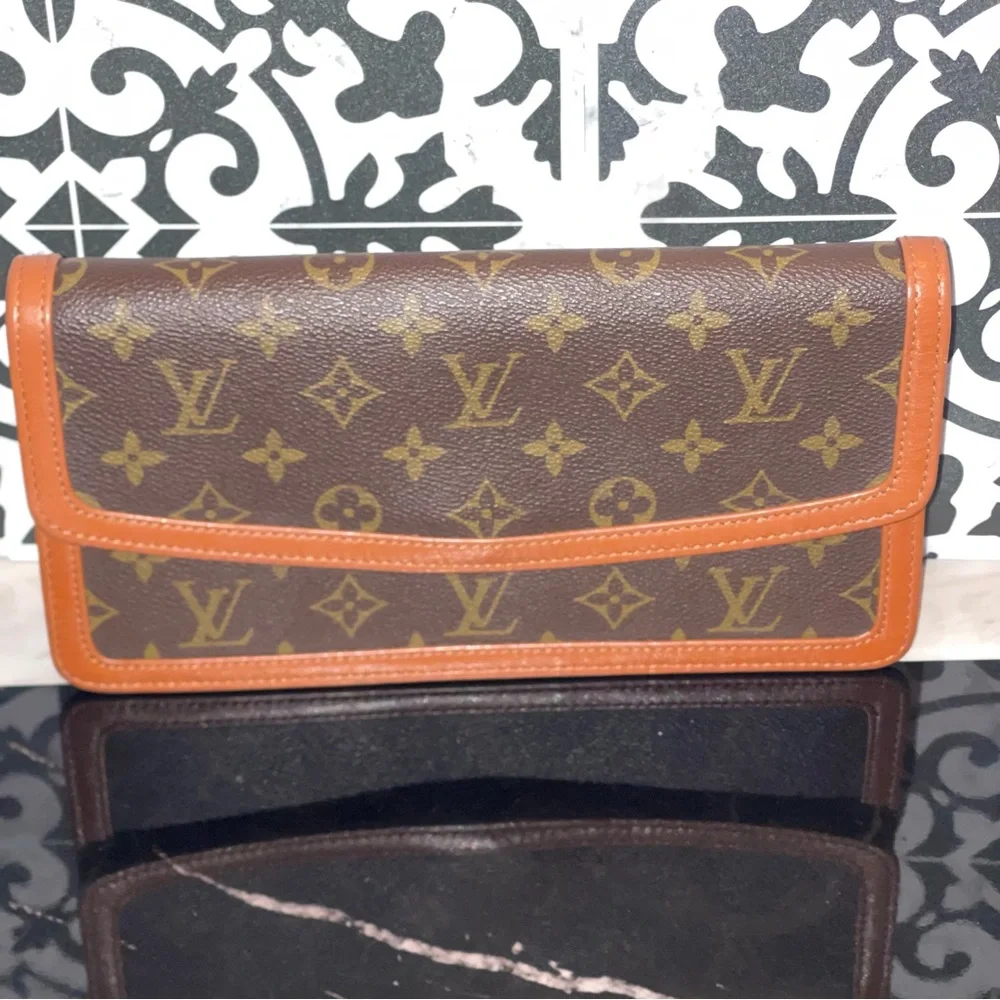 EUC Louis Vuitton Monogram Pochette Dame PM - Picture 1 of 10